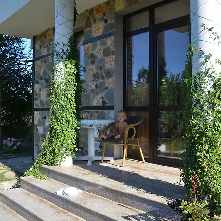 ゲストハウス Zapovedni Rai