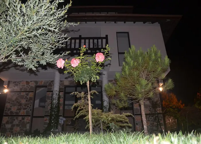 게스트하우스 Zapovedni Rai 4*